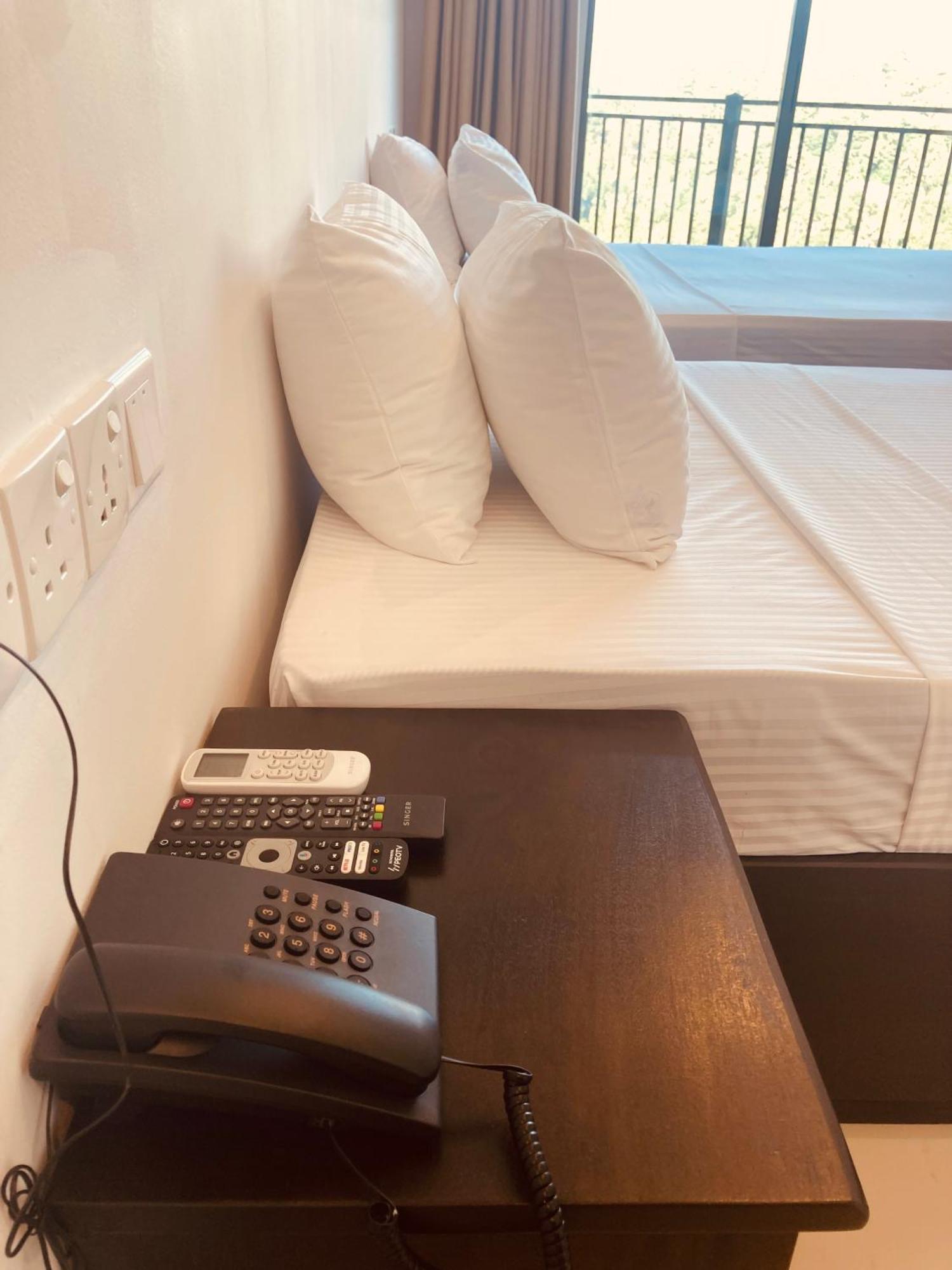 Riverbank Resort Gampola Ngoại thất bức ảnh